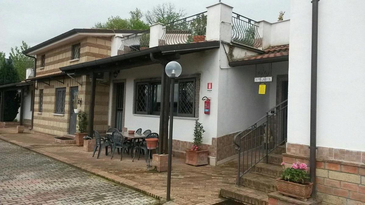 Hotel Agriturismo Borgo Nuovo Sant'Agata Dei Goti Migliara-San Silvestro Esterno foto